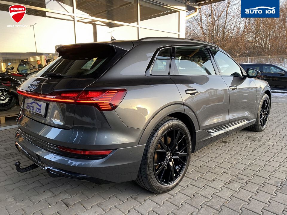 Audi e-tron S line quattro 55 electric 300kW