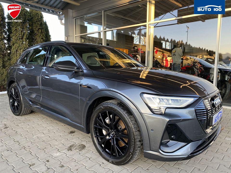 Audi e-tron S line quattro 55 electric 300kW