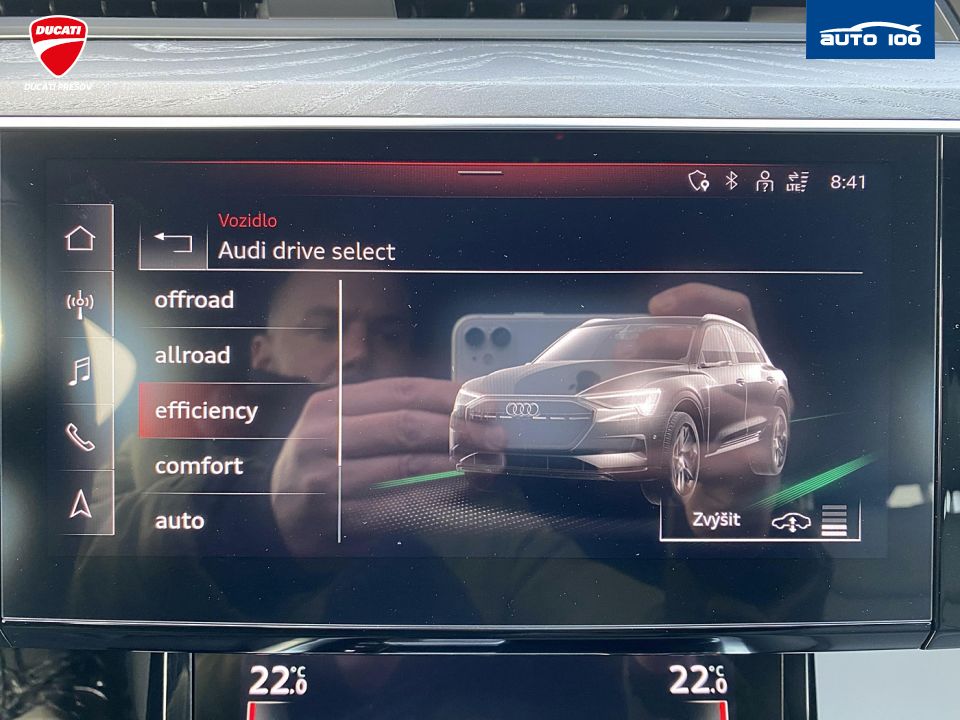 Audi e-tron S line quattro 55 electric 300kW