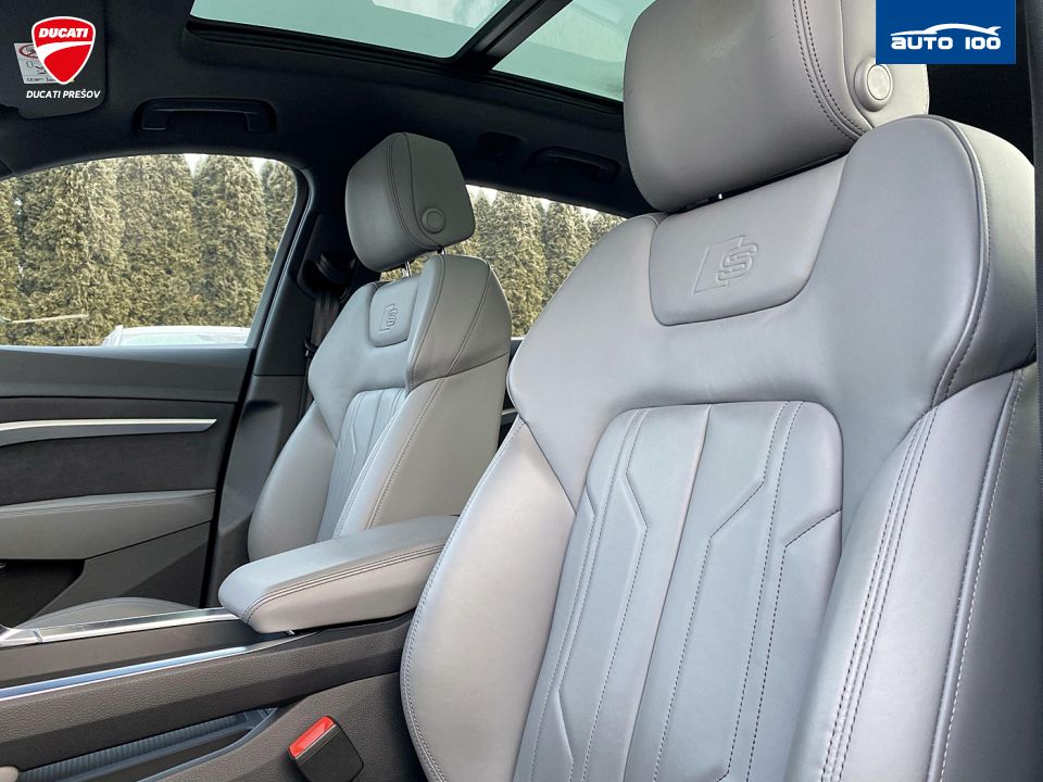 Audi e-tron S line quattro 55 electric 300kW