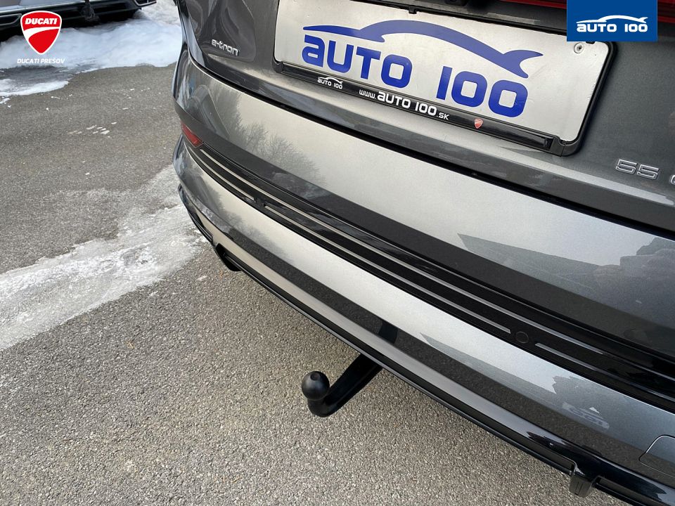Audi e-tron S line quattro 55 electric 300kW