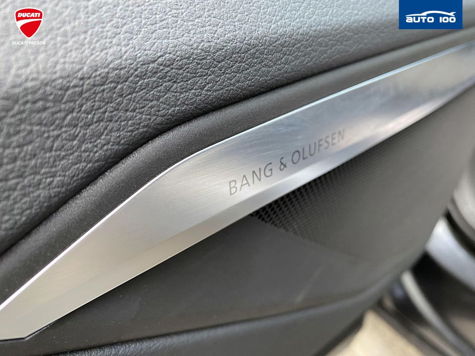 Audi e-tron S line quattro 55 electric 300kW