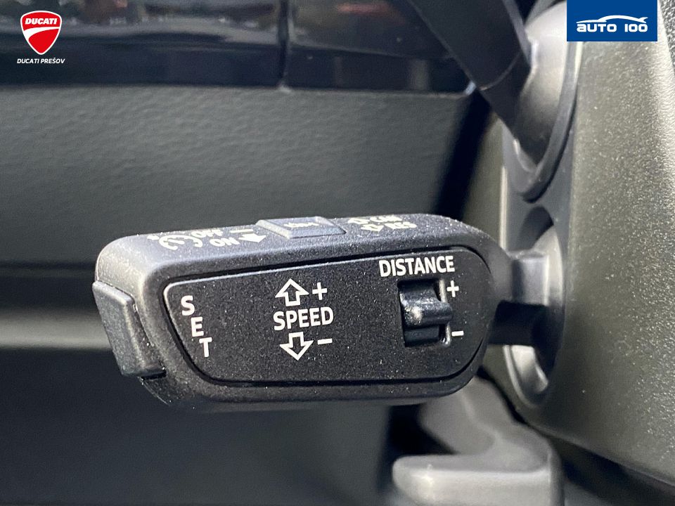 Audi e-tron S line quattro 55 electric 300kW