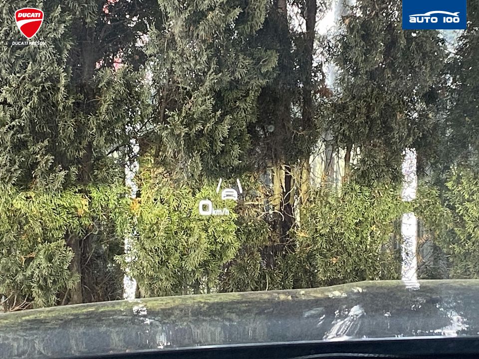 Audi e-tron S line quattro 55 electric 300kW