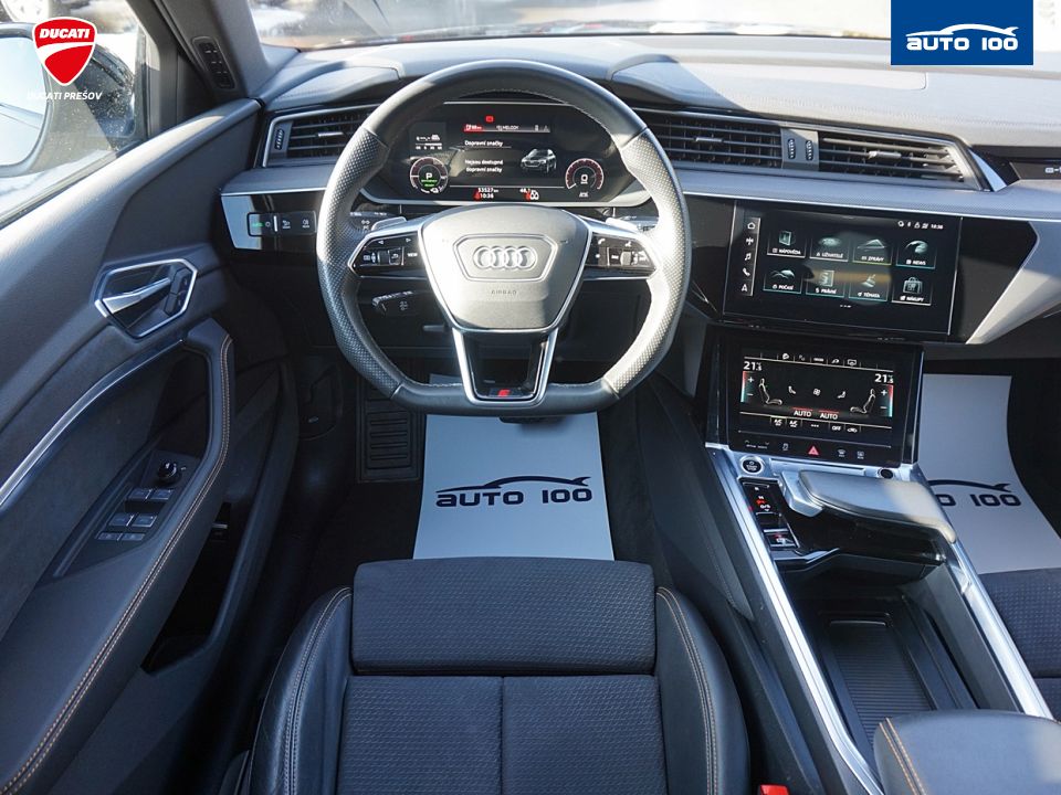 Audi e-tron S line quattro 50 electric 230kW "Black Edition"