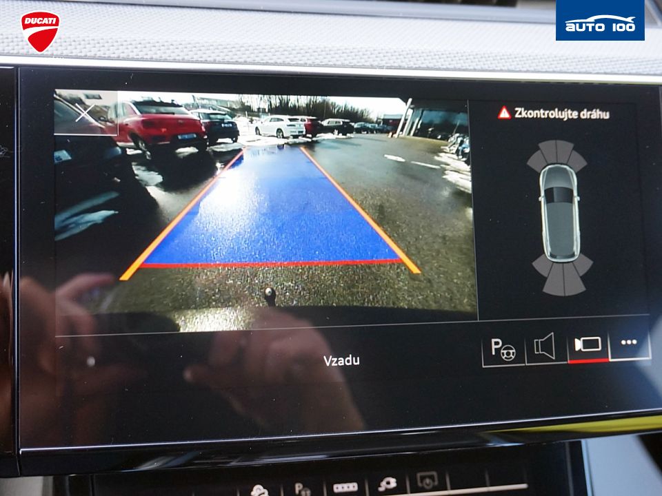 Audi e-tron S line quattro 50 electric 230kW "Black Edition"