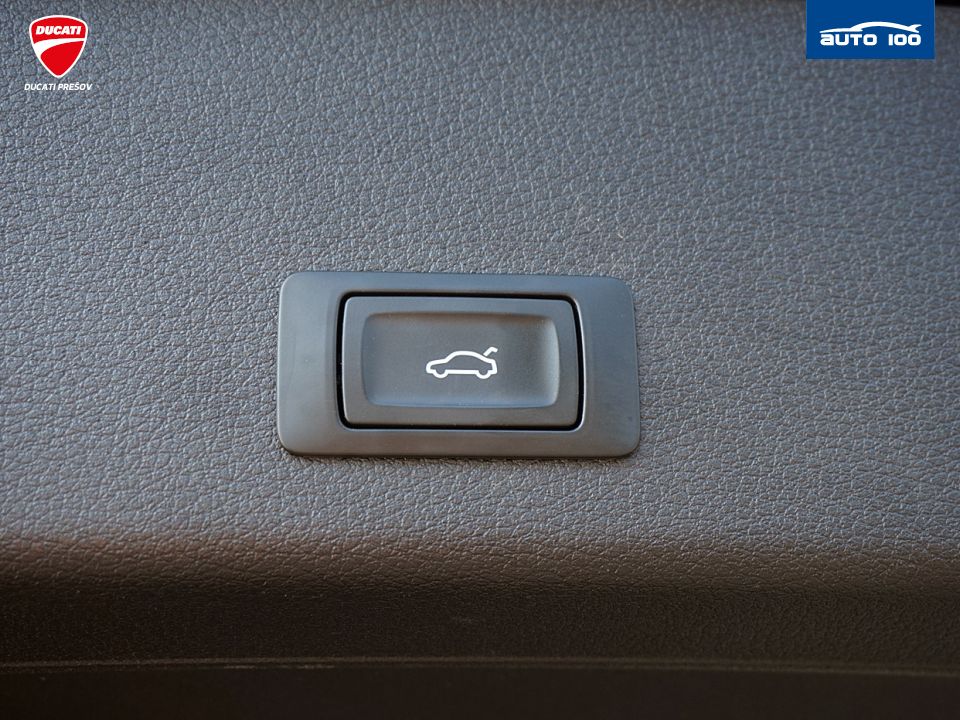 Audi e-tron S line quattro 50 electric 230kW "Black Edition"