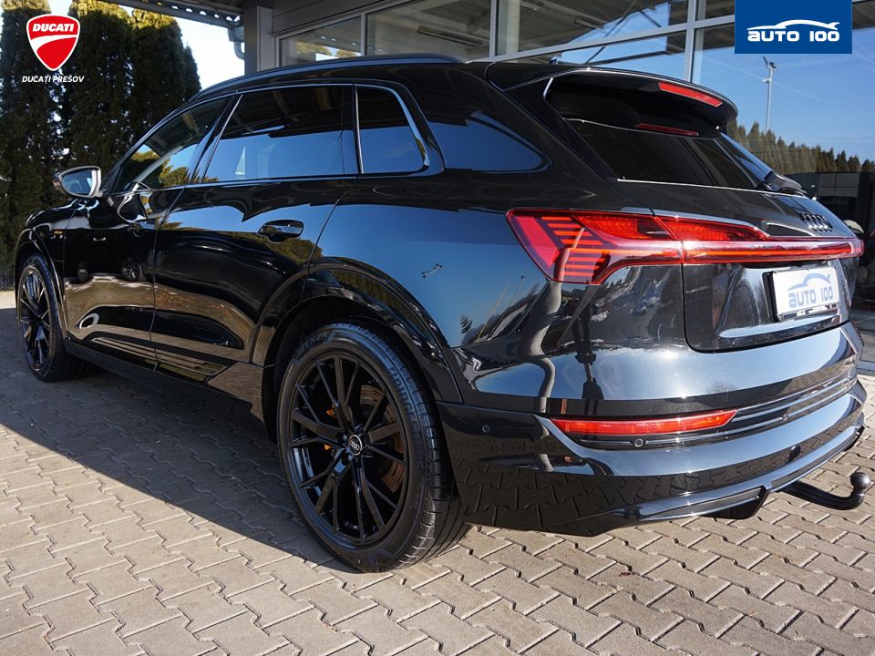 Audi e-tron S line quattro 50 electric 230kW "Black Edition"