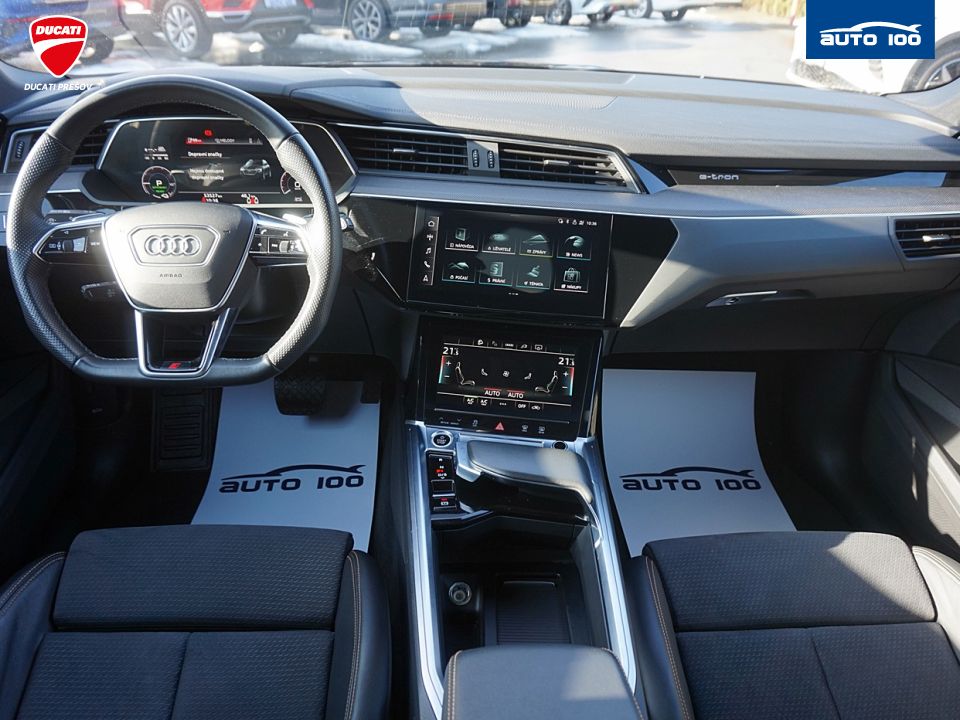 Audi e-tron S line quattro 50 electric 230kW "Black Edition"