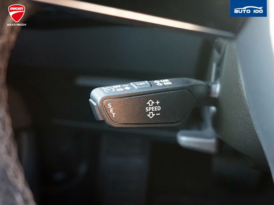 Audi e-tron S line quattro 50 electric 230kW "Black Edition"