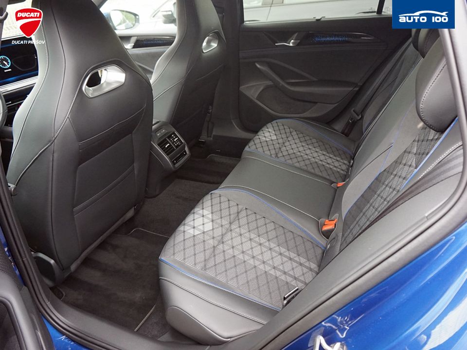 Volkswagen Passat R-Line 4Motion 2.0 TDI SCR 142kW