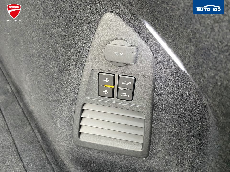 Volkswagen Touareg R-Line 4Motion 3.0 TDI SCR 210kW 8-speed Tiptronic