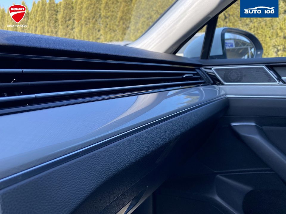 Volkswagen Passat Variant R-line 2.0 TDI 110kw MT6