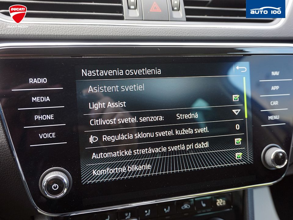 Škoda Superb Estate Ambition 2.0 TDI 110kW DSG-7