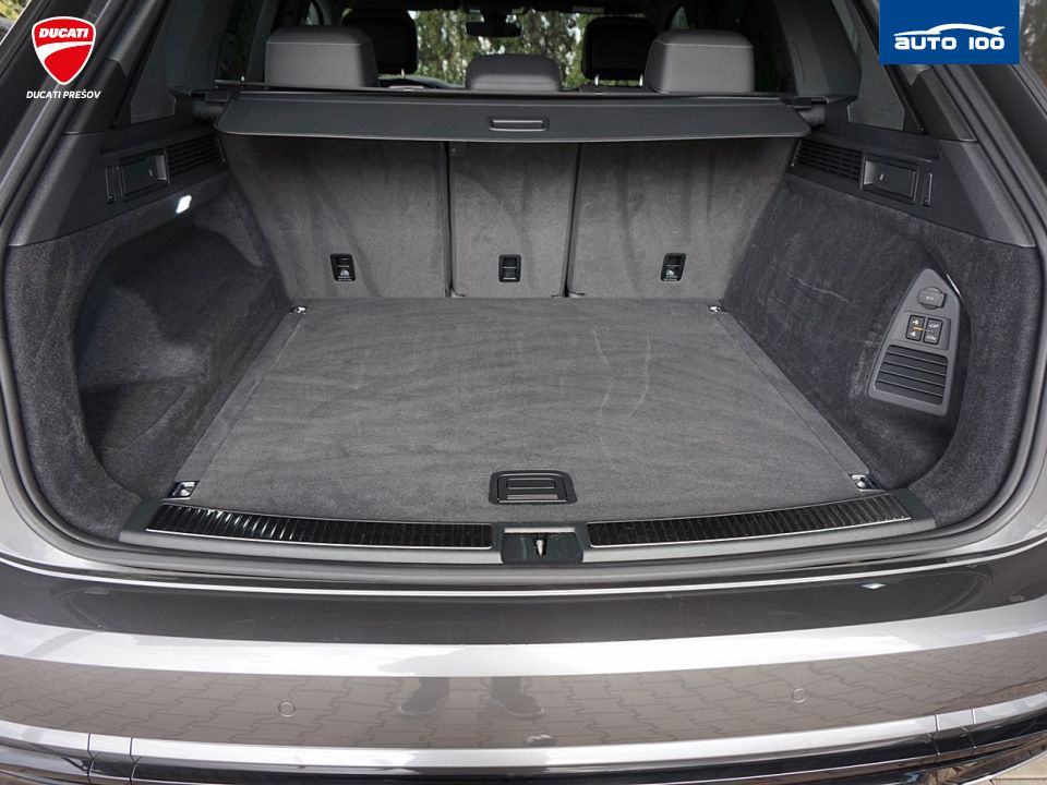 Volkswagen Touareg R-Line 4Motion 3.0 TDI SCR 170kW 8-speed Tiptronic