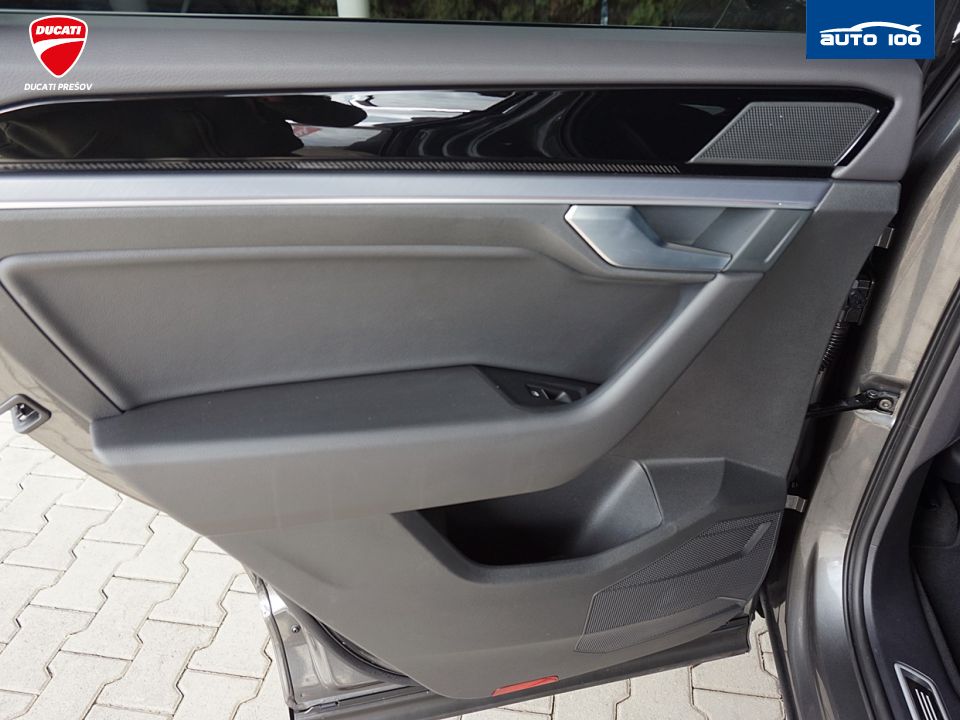 Volkswagen Touareg R-Line 4Motion 3.0 TDI SCR 170kW 8-speed Tiptronic