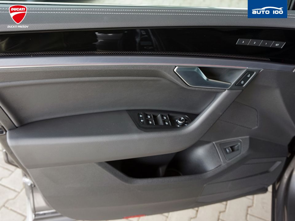 Volkswagen Touareg R-Line 4Motion 3.0 TDI SCR 170kW 8-speed Tiptronic