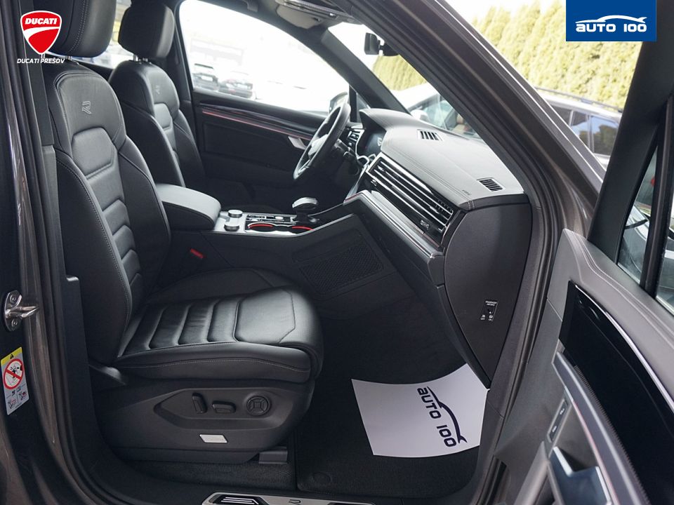 Volkswagen Touareg R-Line 4Motion 3.0 TDI SCR 170kW 8-speed Tiptronic