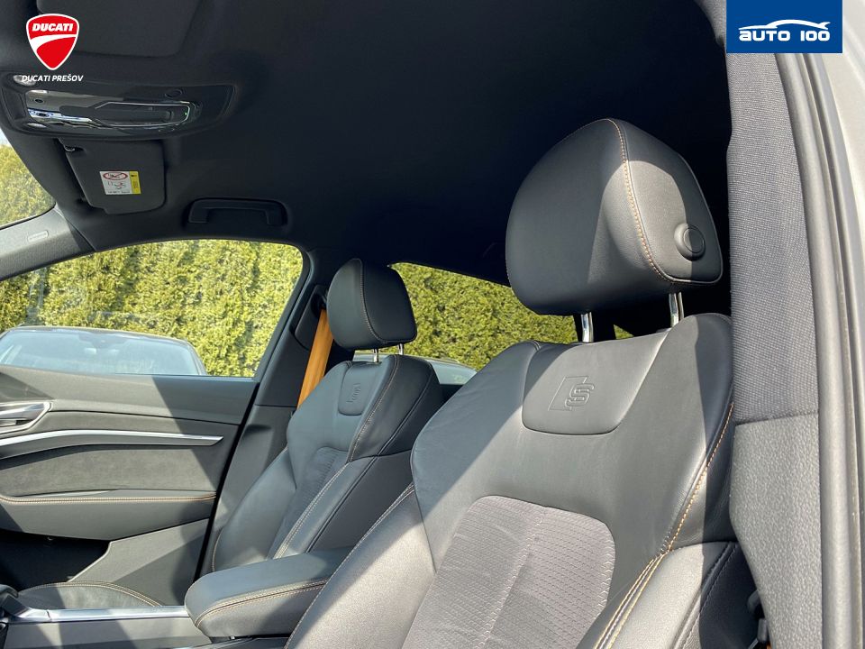 Audi e-tron Sportback S line quattro 50 electric 230kW Black Edition