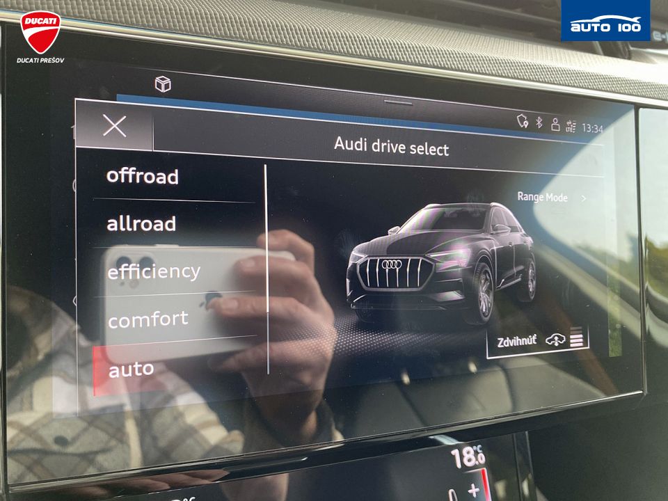 Audi e-tron Sportback S line quattro 50 electric 230kW Black Edition