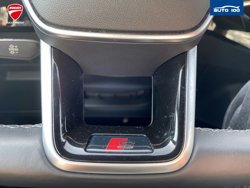 Audi e-tron Sportback S line quattro 50 electric 230kW Black Edition