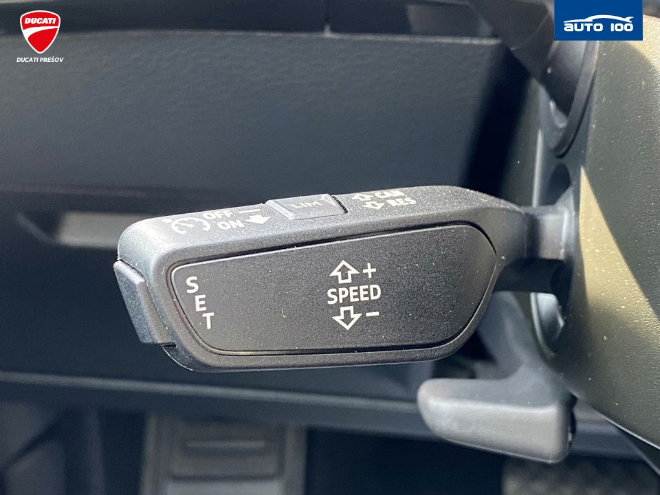 Audi e-tron Sportback S line quattro 50 electric 230kW Black Edition