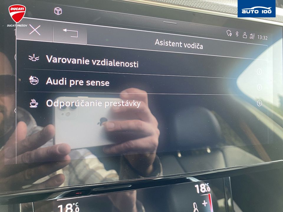 Audi e-tron Sportback S line quattro 50 electric 230kW Black Edition