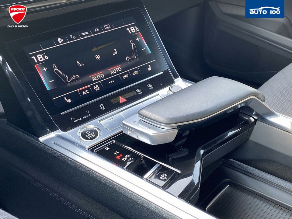 Audi e-tron Sportback S line quattro 50 electric 230kW Black Edition