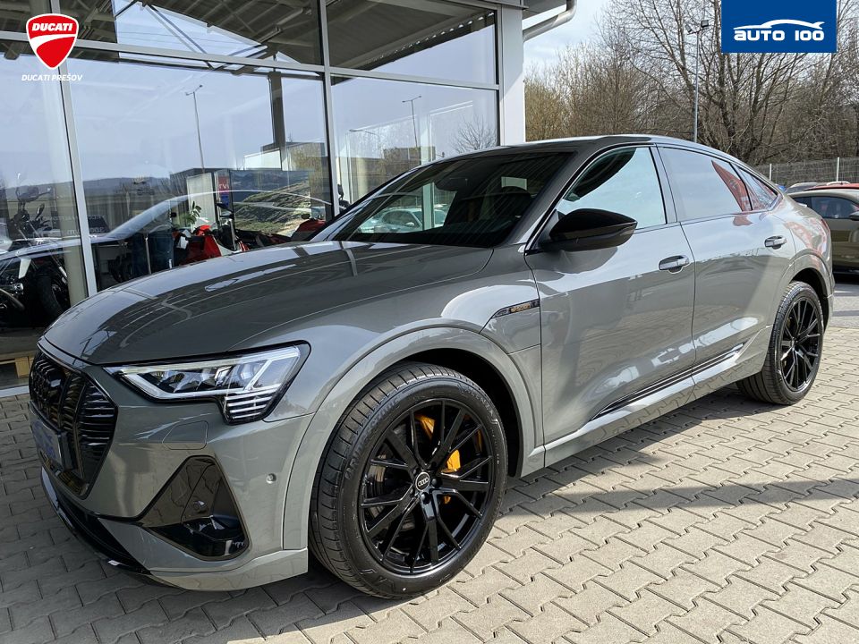 Audi e-tron Sportback S line quattro 50 electric 230kW Black Edition