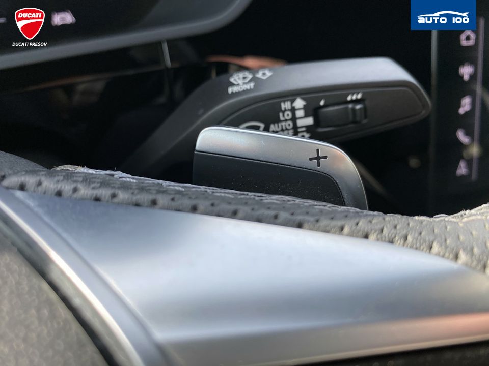 Audi e-tron Sportback S line quattro 50 electric 230kW Black Edition