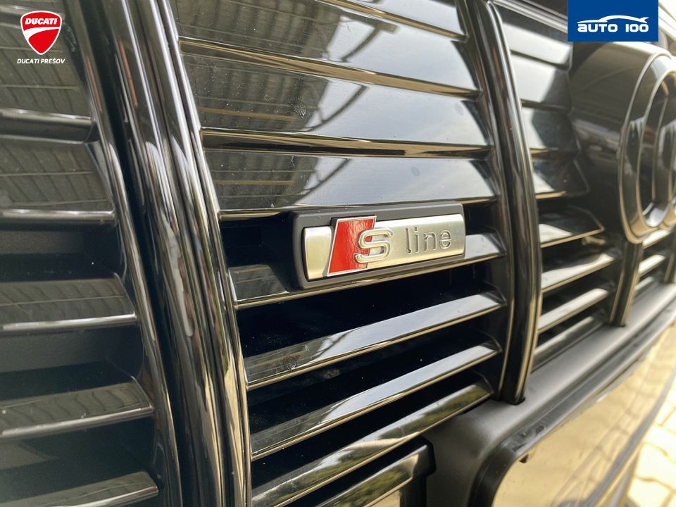 Audi e-tron Sportback S line quattro 50 electric 230kW Black Edition