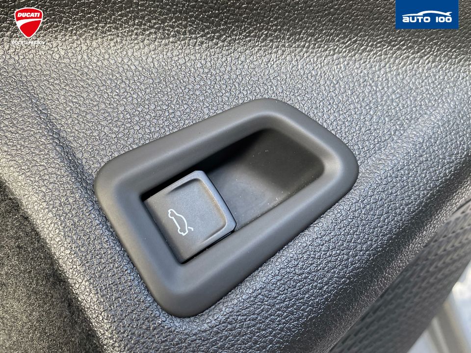 Volkswagen Golf Variant R-Line 2.0 TDI SCR 110kW 7-speed DSG