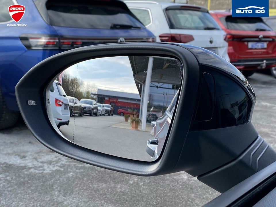 Volkswagen Golf Variant R-Line 2.0 TDI SCR 110kW 7-speed DSG