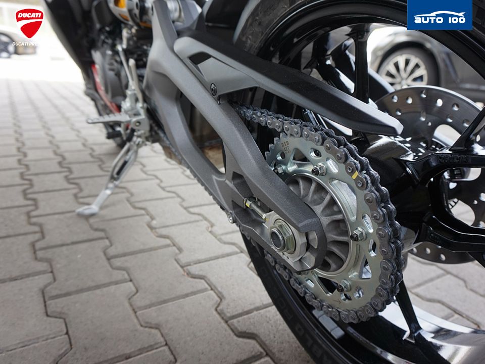 Ducati Streetfighter V2S