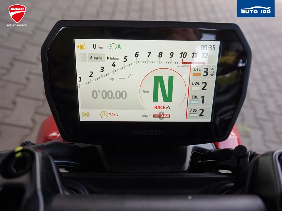 Ducati Streetfighter V2S