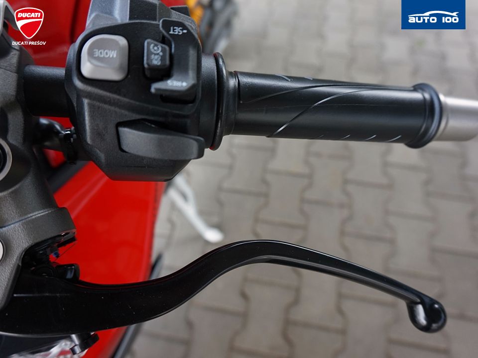 Ducati Streetfighter V2S
