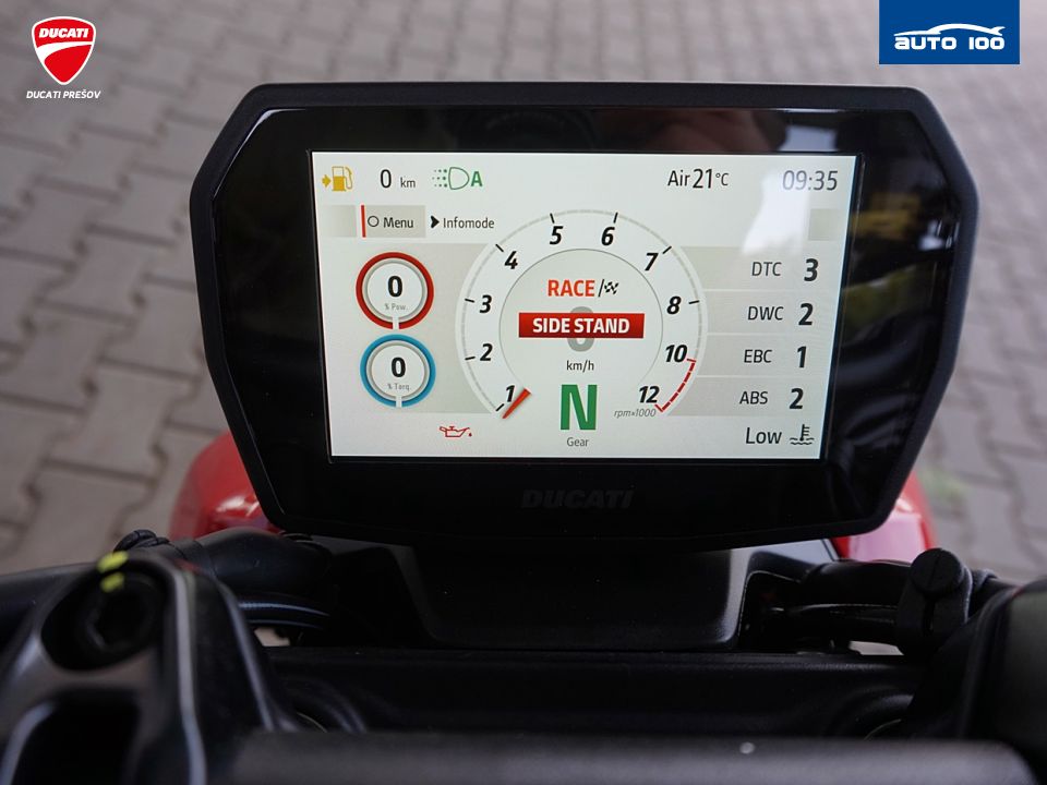 Ducati Streetfighter V2S