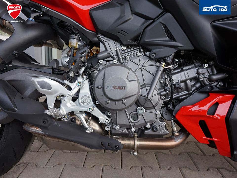 Ducati Streetfighter V2S