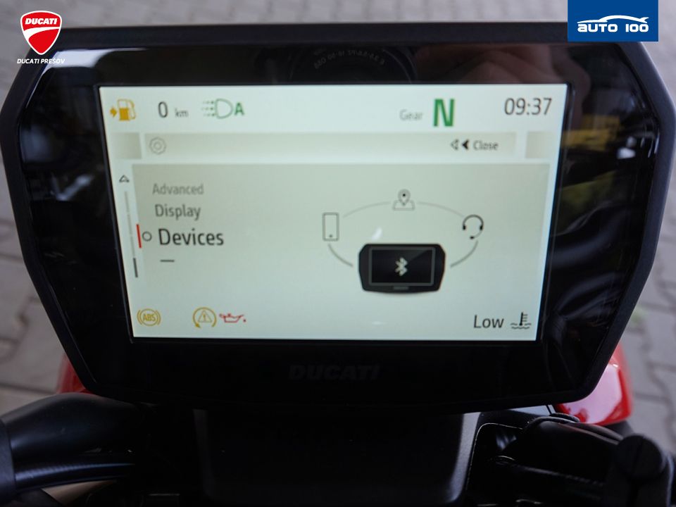 Ducati Streetfighter V2S