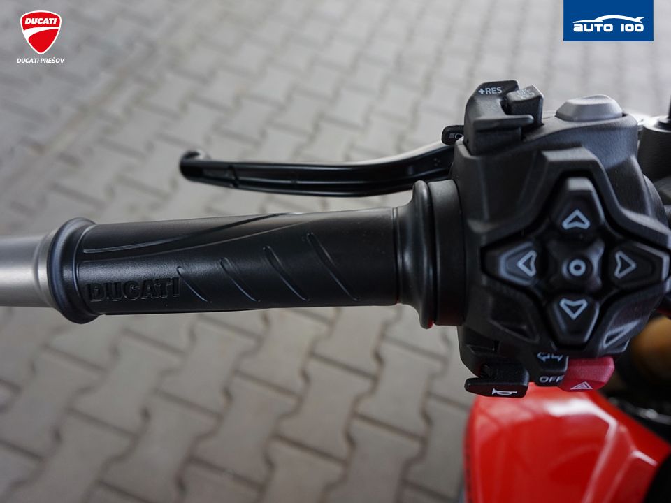 Ducati Streetfighter V2S