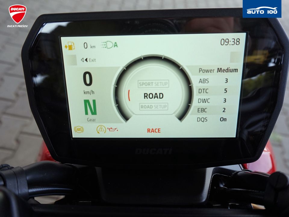 Ducati Streetfighter V2S