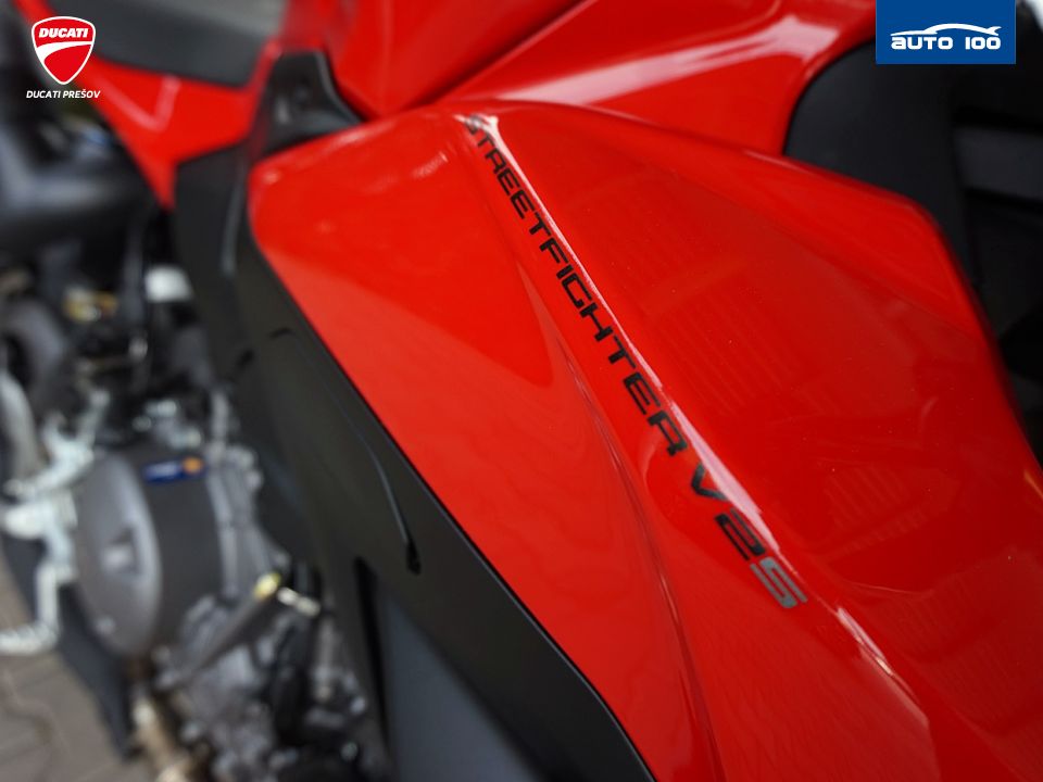 Ducati Streetfighter V2S