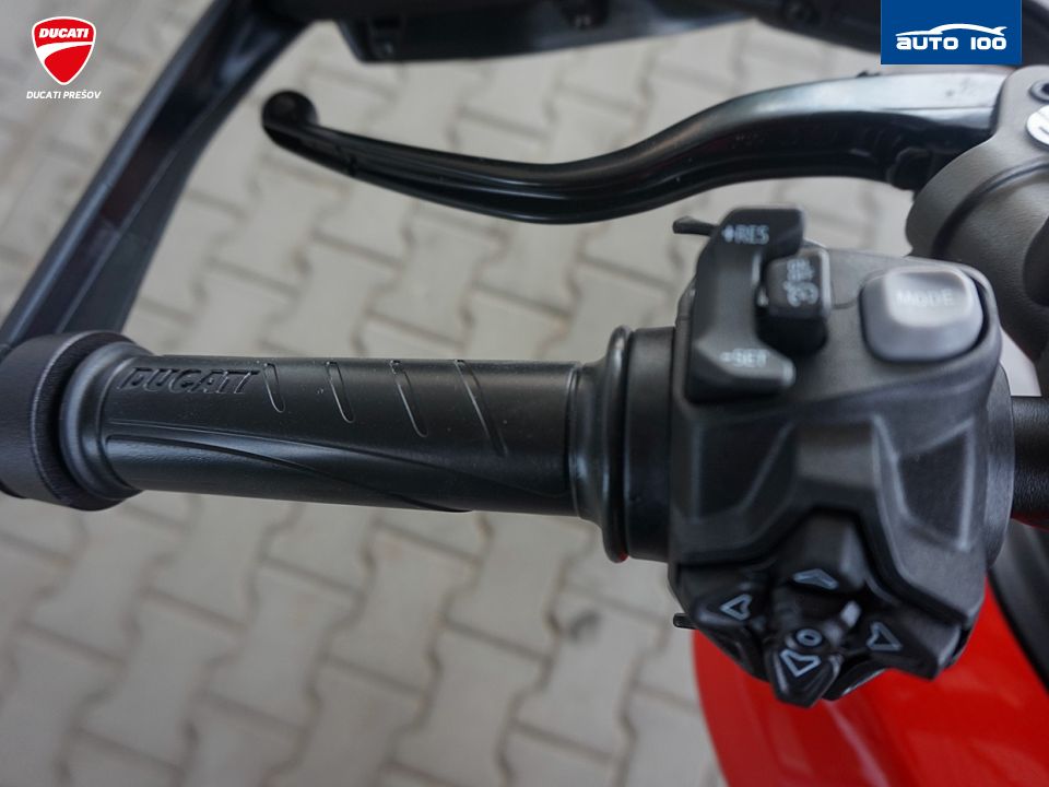 Ducati Hypermotard V2 RED