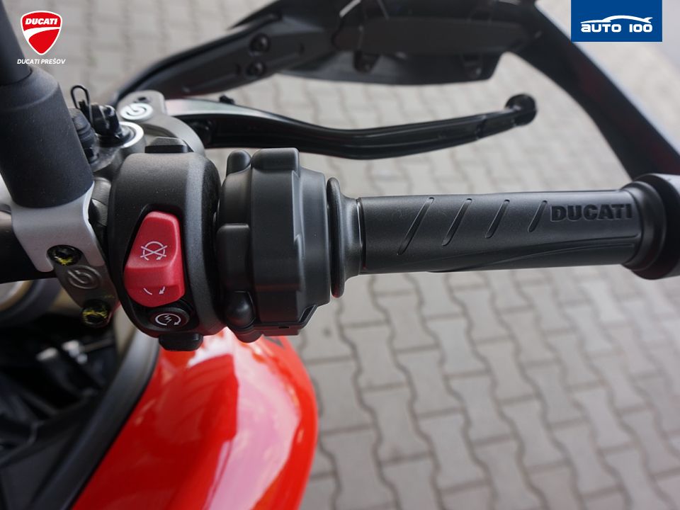 Ducati Hypermotard V2 RED