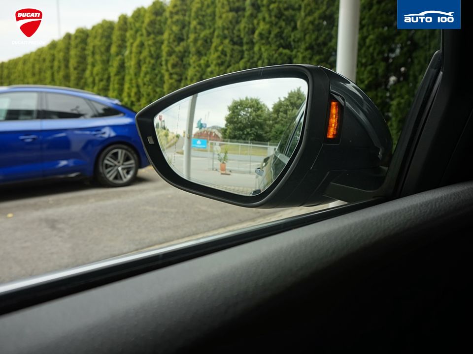 Audi e-tron S line quattro 50 electric 230kW