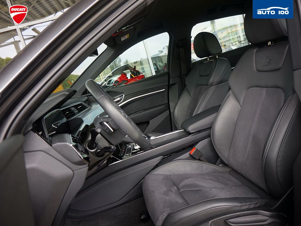 Audi e-tron S line quattro 50 electric 230kW
