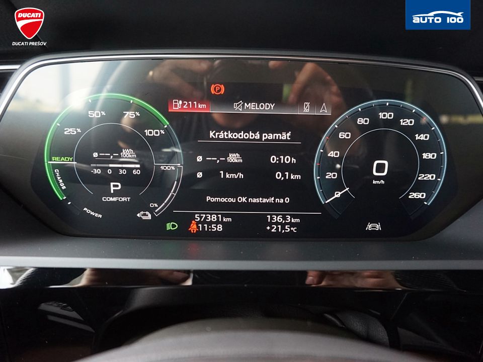 Audi e-tron S line quattro 50 electric 230kW