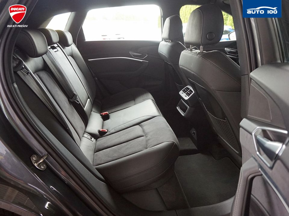Audi e-tron S line quattro 50 electric 230kW