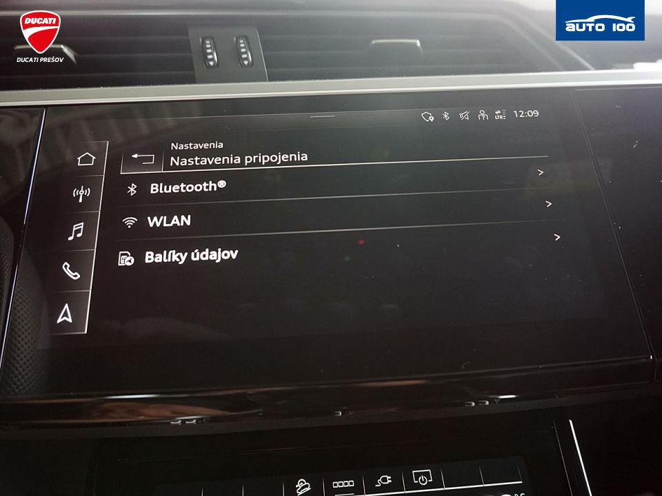 Audi e-tron S line quattro 50 electric 230kW
