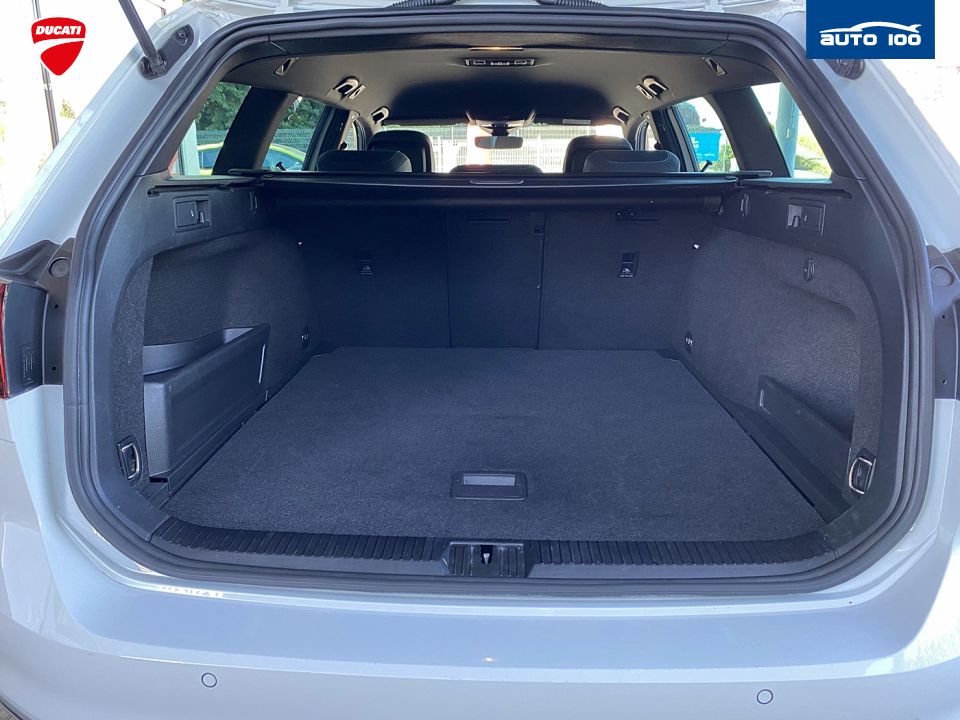 Volkswagen Passat R-Line GTE Variant 1.4 e/TSI eHybrid 160kW 6- DSG